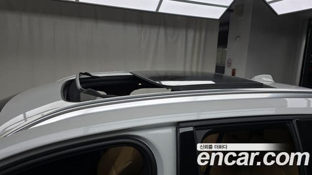 Volvo XC40 2021 — ფოტო 19/20