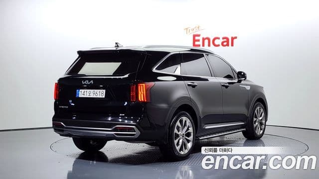 Kia Sorento 2023 — ფოტო 2/20