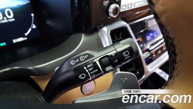 Kia Sorento 2023 — ფოტო 17/20