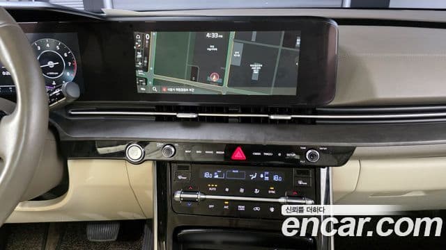 Kia Carnival 2021 — ფოტო 16/20