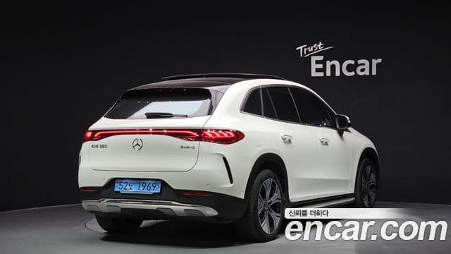 Mercedes-Benz EQE SUV 2023 — Şəkil 8/20