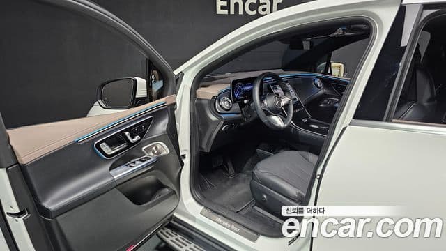Mercedes-Benz EQE SUV 2023 — Şəkil 3/20