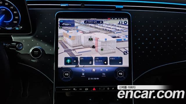 Mercedes-Benz EQE SUV 2023 — Şəkil 7/20