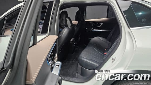 Mercedes-Benz EQE SUV 2023 — Şəkil 18/20