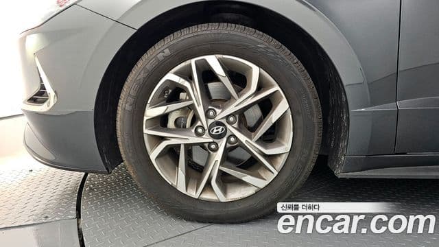 Hyundai Sonata Hybrid 2021 — ფოტო 11/20