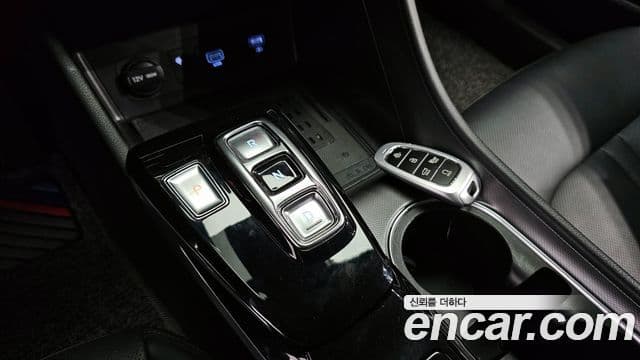 Hyundai Sonata Hybrid 2021 — ფოტო 16/20