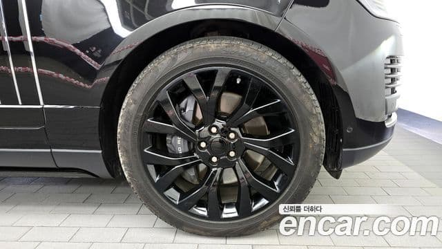 Land Rover Range Rover 2021 — Photo 15/20