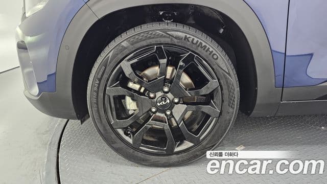 Kia Seltos 2023 — ფოტო 5/20