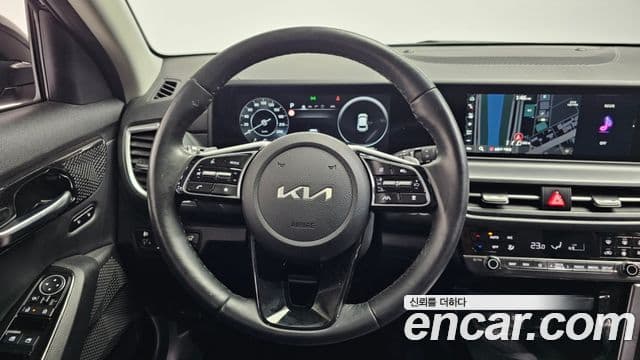 Kia Seltos 2023 — ფოტო 13/20