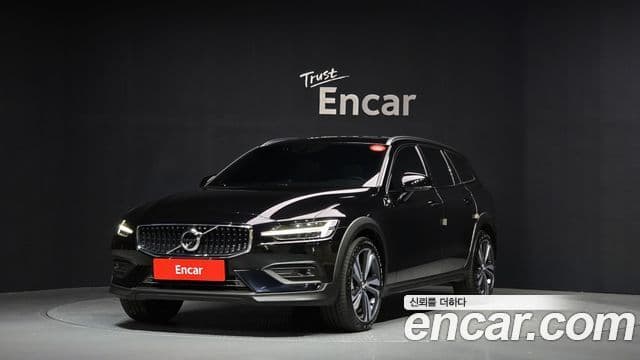 Volvo V60 Cross Country 2021 — Фото 9/20