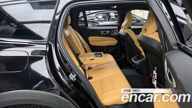Volvo V60 Cross Country 2021 — Фото 12/20