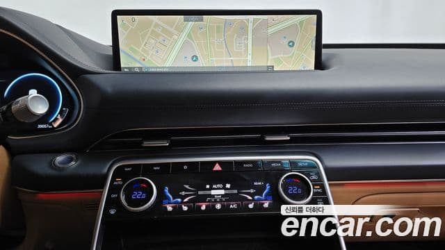 Genesis GV80 2020 — ფოტო 14/20