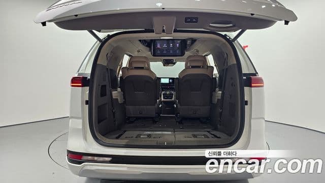 Kia Carnival 2022 — фото 20 из 20
