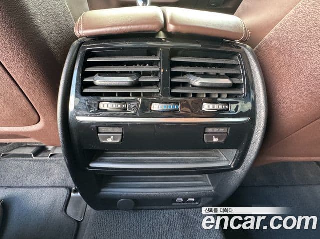 BMW 5 Series 2020 — Şəkil 16/17