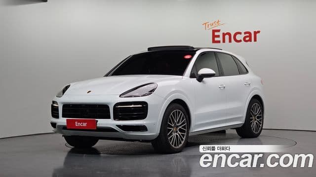 Porsche Cayenne 2023 — Photo 2/20