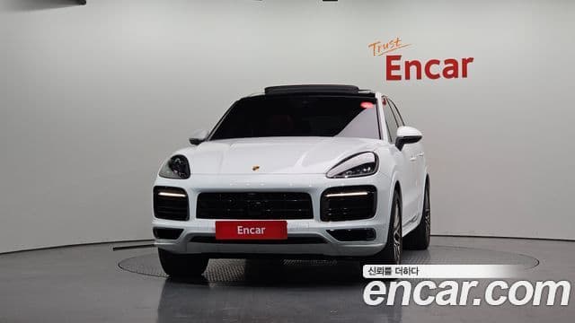 Porsche Cayenne 2023 — Photo 18/20