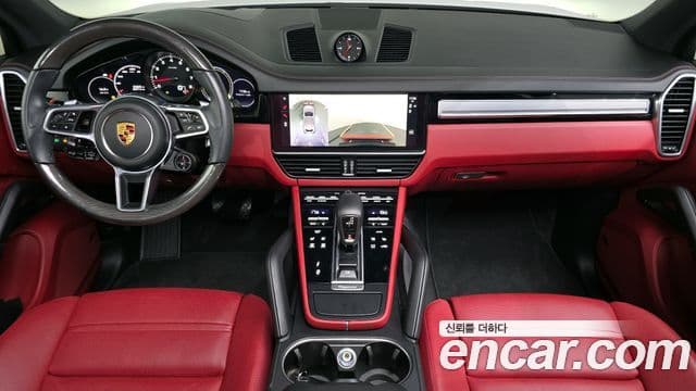 Porsche Cayenne 2023 — Photo 7/20