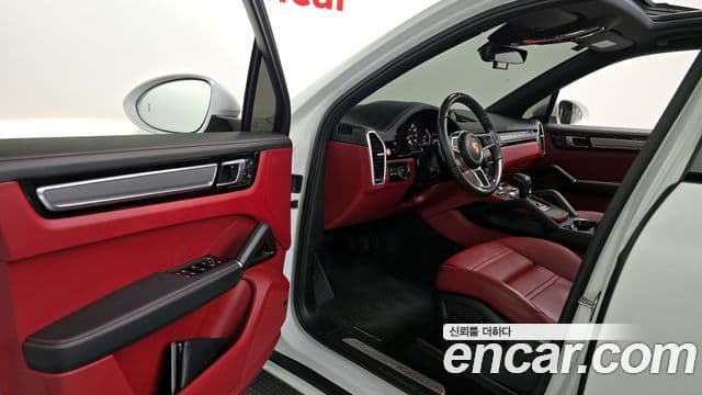 Porsche Cayenne 2023 — Photo 10/20