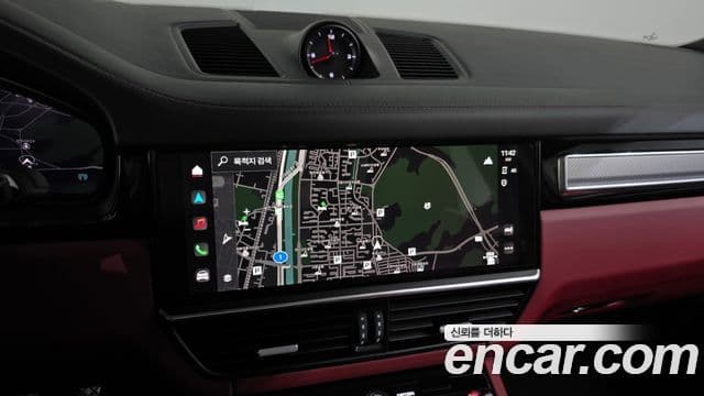 Porsche Cayenne 2023 — Photo 15/20