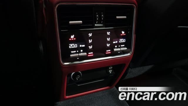 Porsche Cayenne 2023 — Photo 13/20