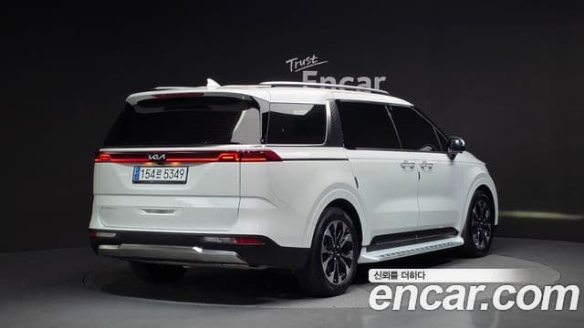 Kia Carnival 2023 — Фото 2/20