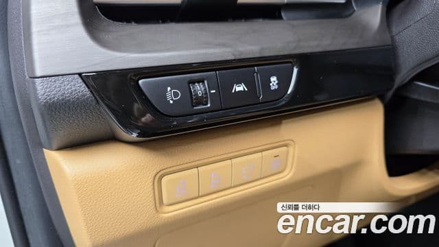Kia Carnival 2023 — Фото 13/20
