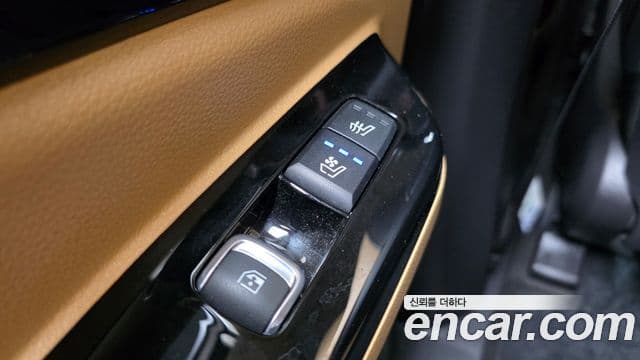 Kia Carnival 2023 — Фото 18/20