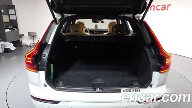 Volvo XC60 2021 — Şəkil 20/20