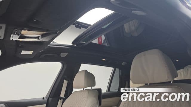 BMW X7 2021 — ფოტო 19/20