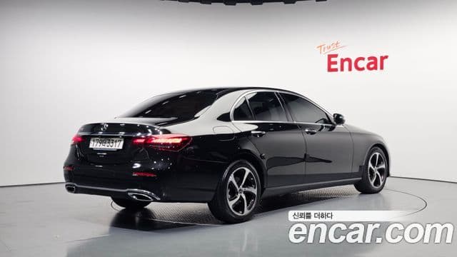 Mercedes-Benz E-Class 2021 — ფოტო 2/20
