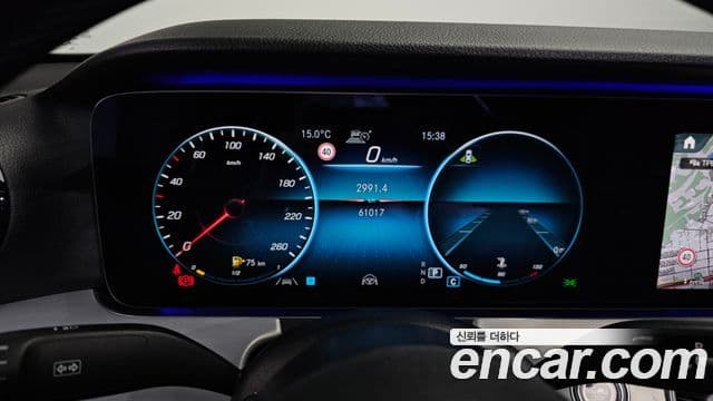 Mercedes-Benz E-Class 2021 — ფოტო 8/20