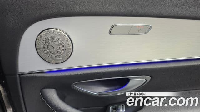 Mercedes-Benz E-Class 2021 — ფოტო 18/20