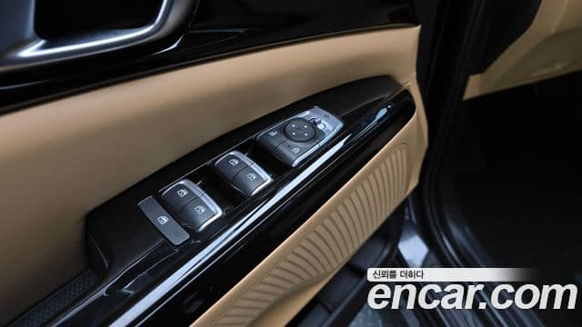 Kia Carnival 2020 — фото 17 из 20