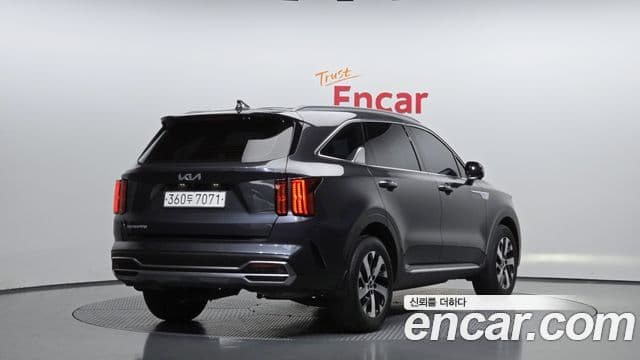 Kia Sorento 2023 — ფოტო 2/20