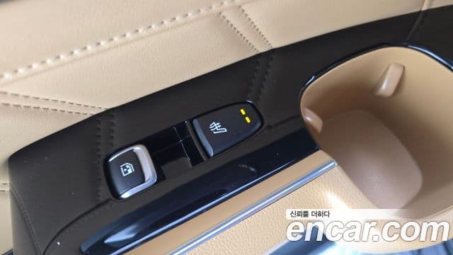 Kia Sorento 2023 — ფოტო 19/20