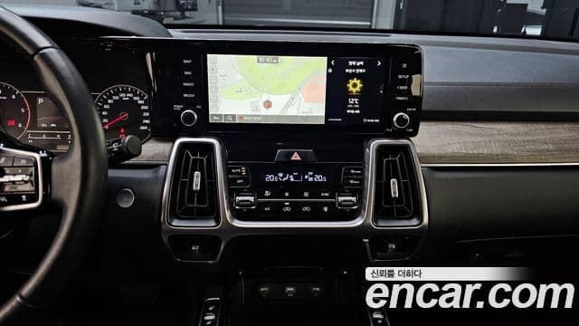 Kia Sorento 2021 — Şəkil 15/20