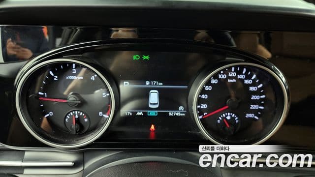 Kia Carnival 2020 — Фото 8/20