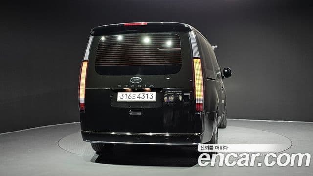 Hyundai Staria 2022 — ფოტო 4/20