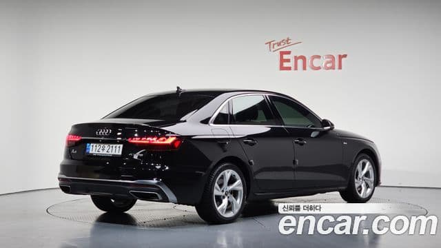 Audi A4 2021 — фото 2 из 20
