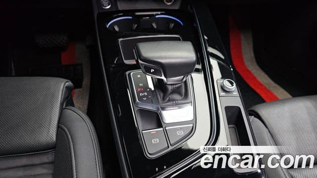 Audi A4 2021 — ფოტო 8/20