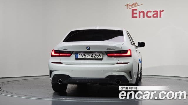 BMW 3 Series 2021 — ფოტო 4/20