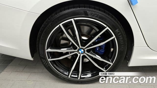 BMW 3 Series 2021 — ფოტო 5/20
