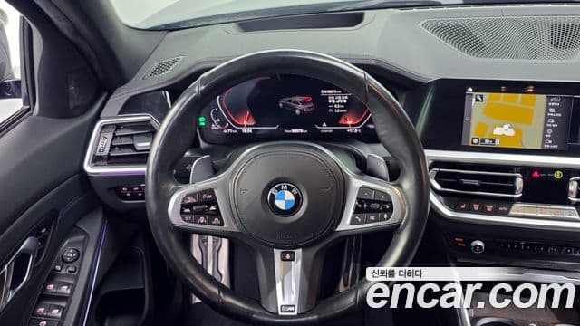 BMW 3 Series 2020 — ფოტო 13/20