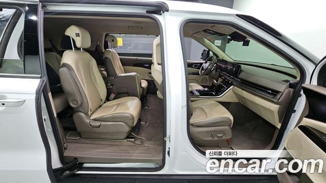 Kia Carnival 2021 — Фото 11/20