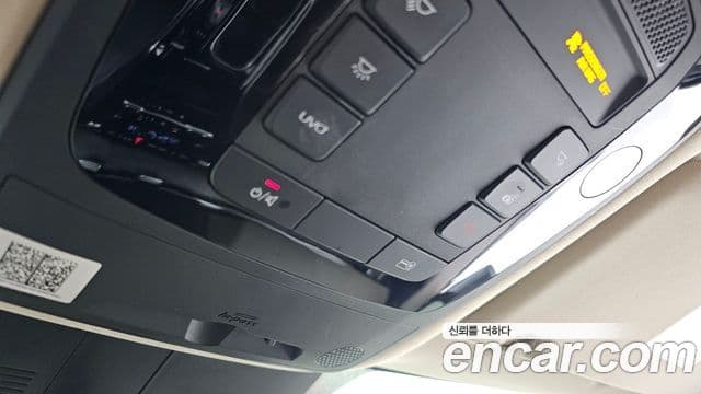 Kia Carnival 2021 — Фото 18/20