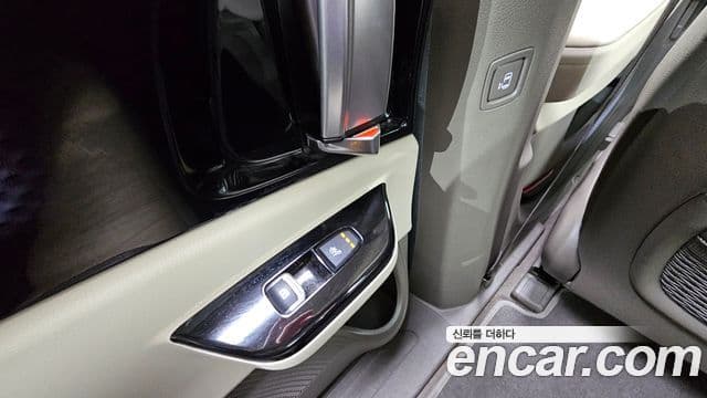 Kia Carnival 2021 — Фото 19/20