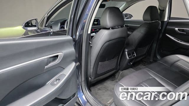 Hyundai Sonata Hybrid 2019 — ფოტო 8/20