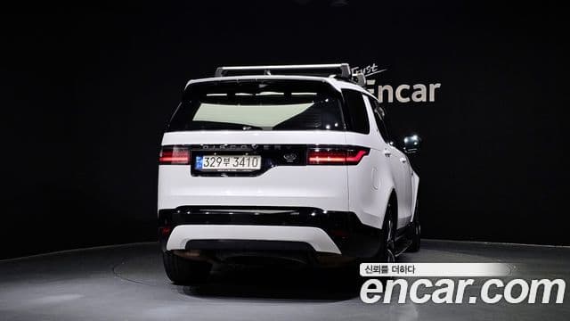 Land Rover Discovery 5 2021 — Photo 17/20