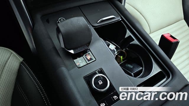 Land Rover Discovery 5 2021 — Photo 16/20