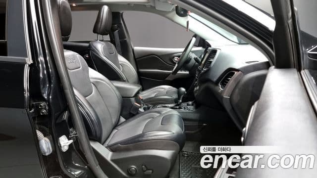 Jeep Cherokee 2022 — Şəkil 11/20